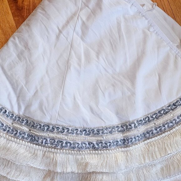 Balsam Hill Plaza Fringed Christmas Tree Skirt 60" White With Silver Accents NEW - Picture 11 of 11